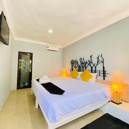 Fat Mermaid Guesthouse Pantai Cenang  Exteriör bild